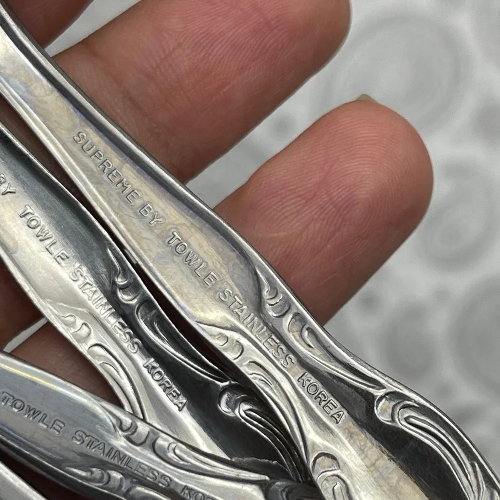 Supreme by Towle Stainless Teaspoons Set of 8 Floral Scroll Pattern Korea